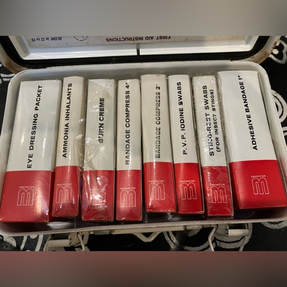 Antique First Aid Metal Case and Original Sealed Supplies Contents - Picture 8 of 12